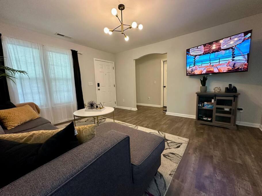 Cozy And Luxury Home 罗利 外观 照片
